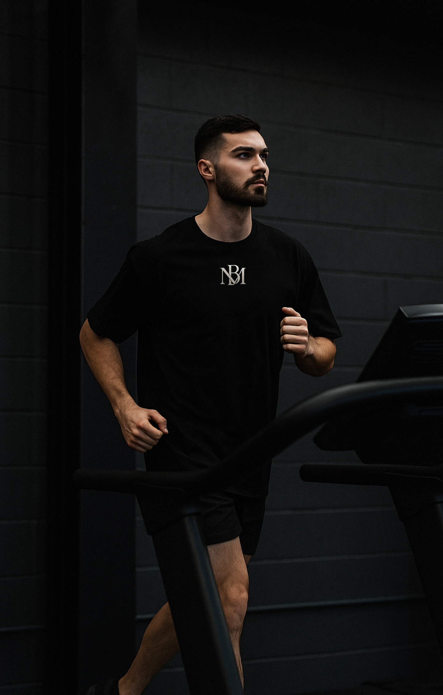 Camiseta Oversize Monochrome Elite – Fuerza y Elegancia