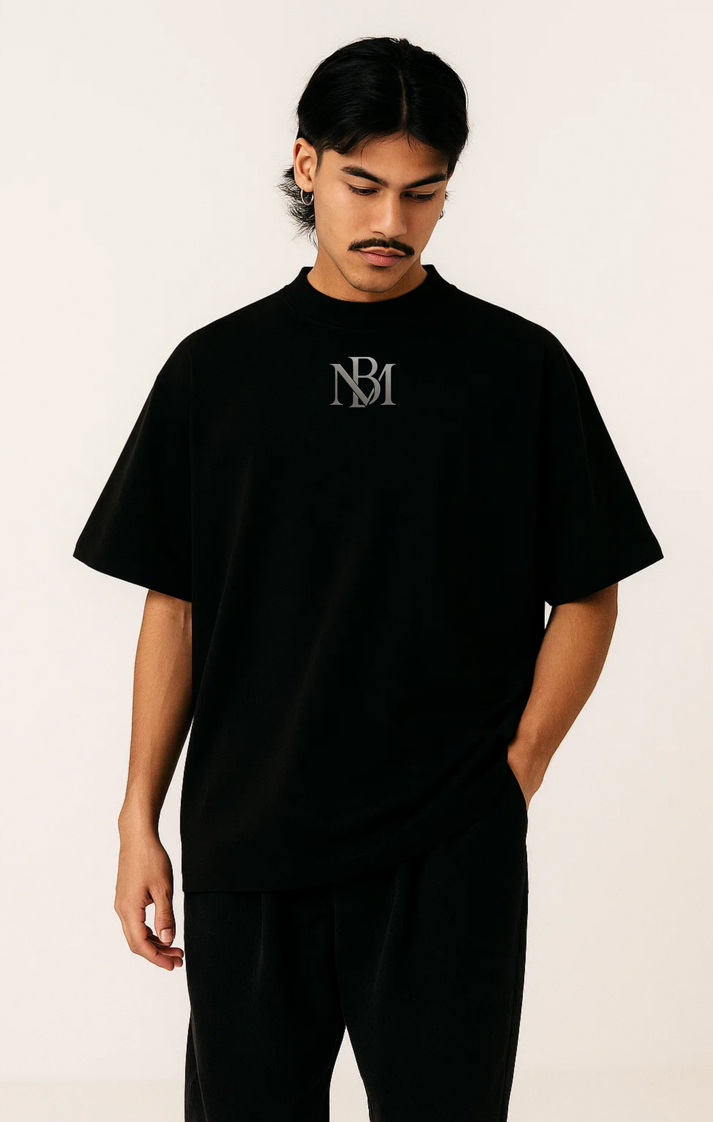 Camiseta Oversize Monochrome Elite – Fuerza y Elegancia